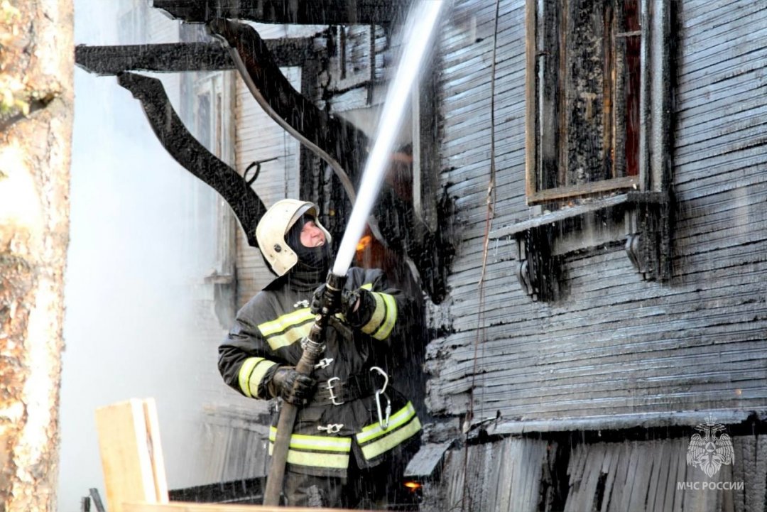 Пожарно-спасательные подразделения привлекались для ликвидации пожара в Муезерском районе.