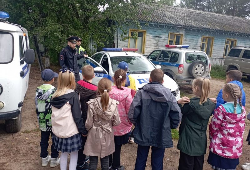 Школьники побывали на экскурсии в Отделении МВД России по Муезерскому району